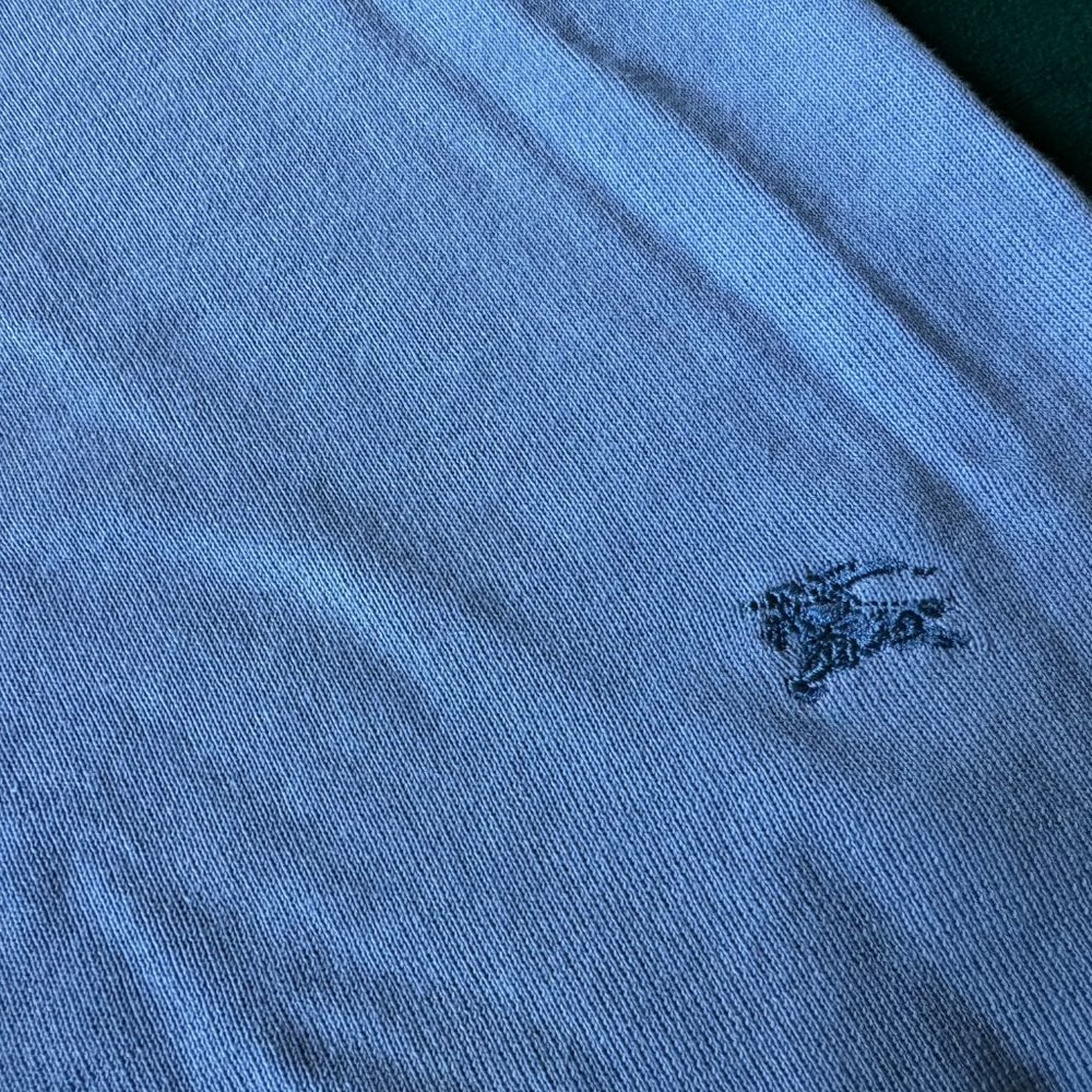 Authentic Burberry Sweater - Picture 3 of 12